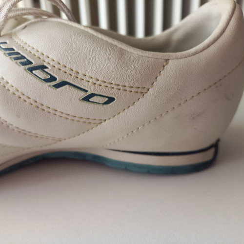 Umbro women's athletic shoes size 39.5 like new, white beige