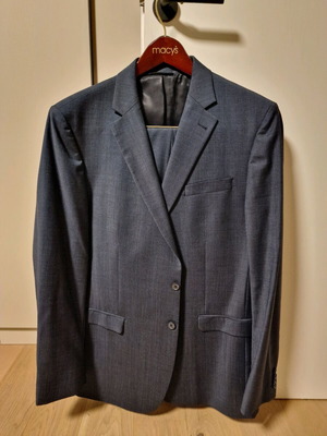 Spurr New York men's suit 100% wool like new, dark blue