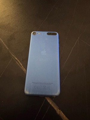 Iphone used with cracked screen, functional
