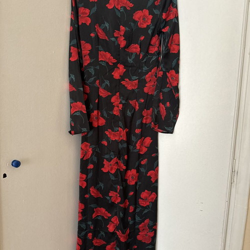 Pink Woman midi floral dress with knot like new, black with red flowers
