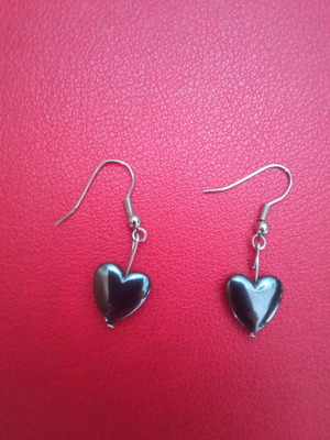 Earrings with dark gray heart pendants like new