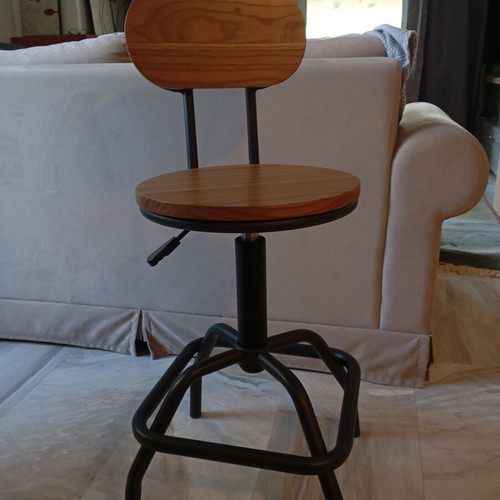 Home Deco Factory metal bar stool like new with adjustable height and wooden seat