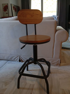 Home Deco Factory metal bar stool like new with adjustable height and wooden seat