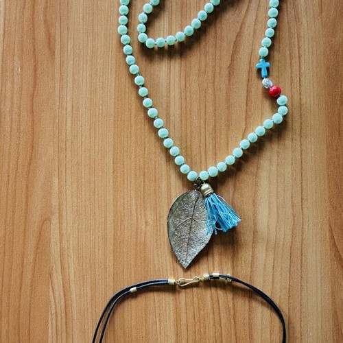 Set of 2 necklaces in turquoise colors like new