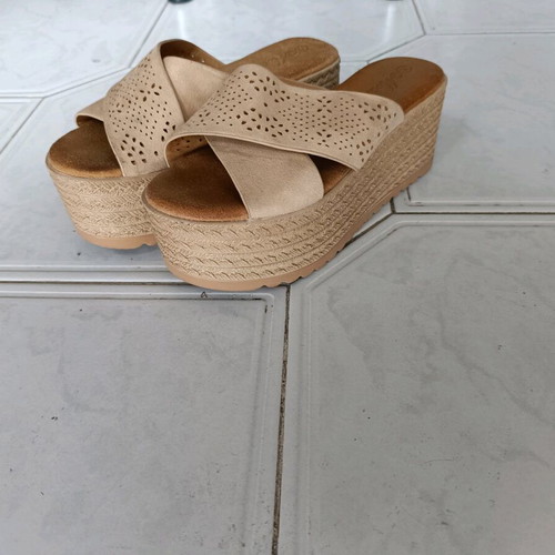 Slippers used, size 36, beige