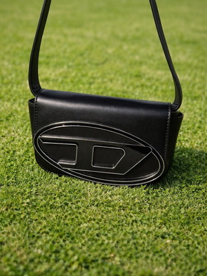 Τσάντα ώμου Diesel μαύρη σαν καινούργια