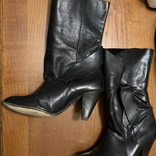 The Xdye Trademark black leather boots size 39 used