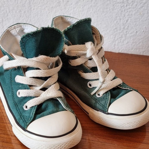 Converse kids boots size 24 like new green