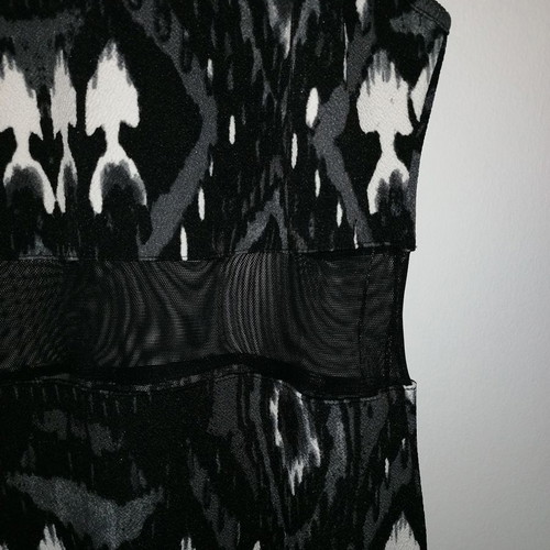 Midi fitted dress with tribal patterns Medium used