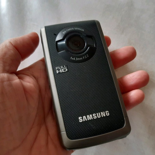 Samsung HMX-W200 video camera like new, waterproof and shockproof
