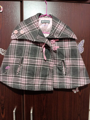Cape like new, size 2-3 years, gray and pink
