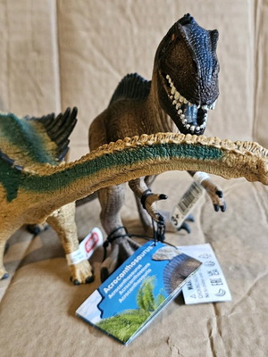 Φιγούρες δεινοσαύρων Agustinia και Acrocanthosaurus Schleich καινούργιο σετ
