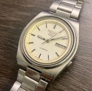 Seiko 5 7009-316 Automatic – Classic Vintage Appeal