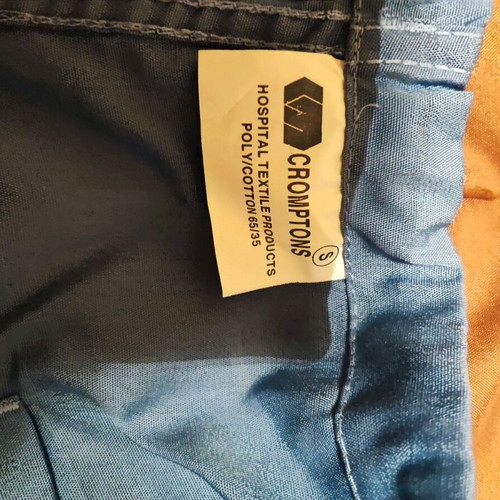 Nursing set pants new, size small with pockets