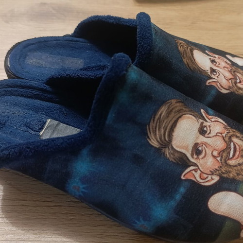 Messi slippers size 35 used, blue winter home style