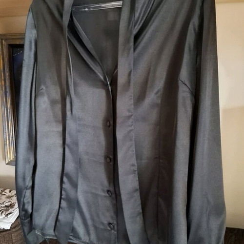 More&More satin shirt black, like new, size 42