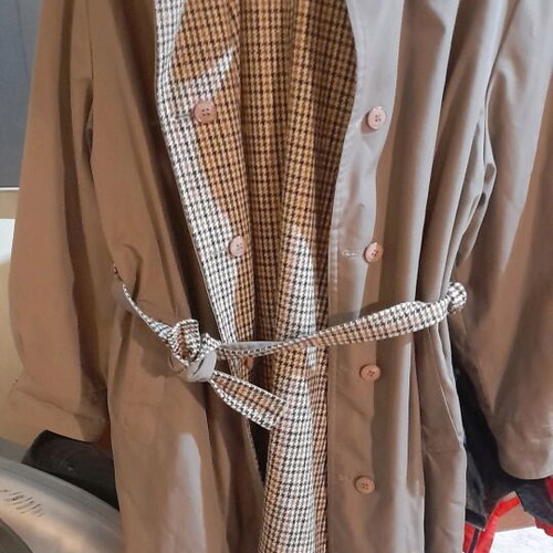 Reversible trench coat with wool lining like new, size XL