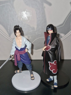 Set of 2 Sasuke and Itachi figures from Naruto Shippuden new