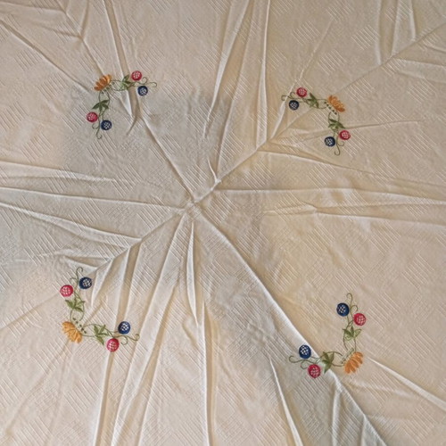 Handmade embroidered round tablecloth 160cm new