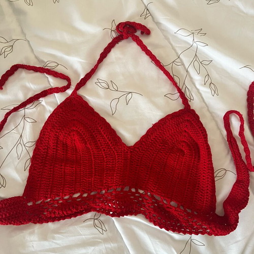 Red knitted top new, ties at neck and back