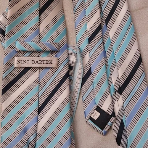 Ties like new, pack of 12 in various colors
