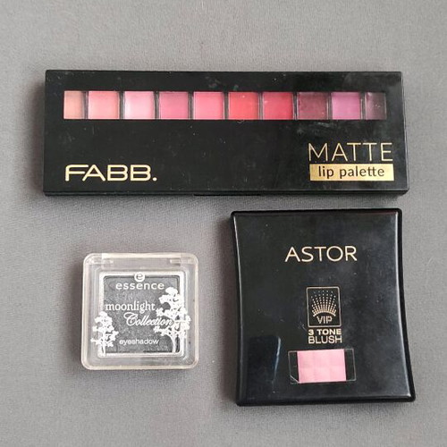 FABB lipstick, ESSENCE eyeshadow and ASTOR blush used