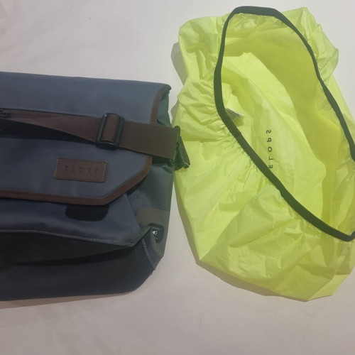 Elops Bicycle Bag used with Rain Cover