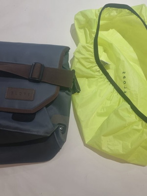 Elops Bicycle Bag used with Rain Cover