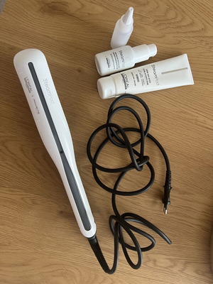 L’Oréal Professionnel SteamPod 4 like new with original care products