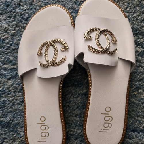 Women's slippers size 41 white with gold decoration new