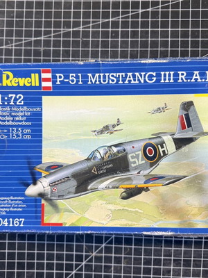 Revell P-51 Mustang III R.A.F. 1:72 Plastic Model Kit, vintage 1999