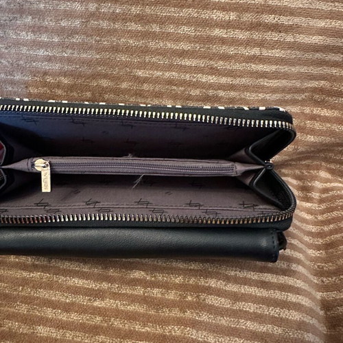 Verde wallet slightly used