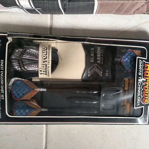 Harrows Pro Muchplay darts like new, high-quality dense hair