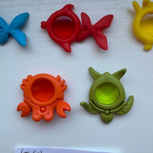 Kinder Surprise 2015 Figures Collection Ocean Magnifying Glasses used