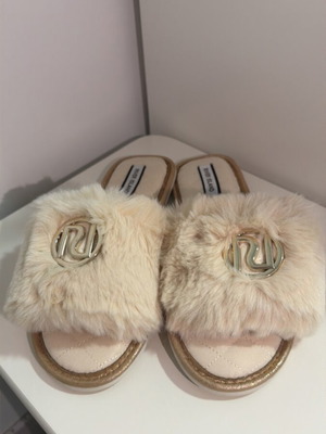 River Island slippers new, beige, size 36