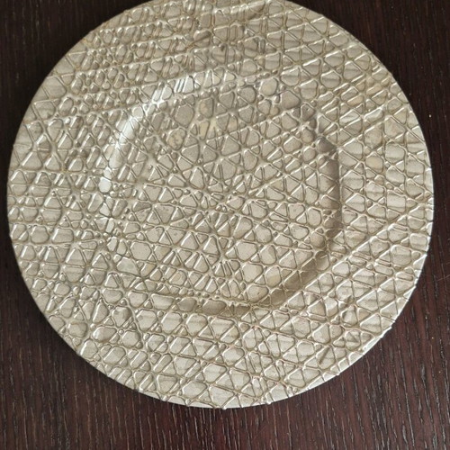 Glass serving platter used, 24 cm diameter