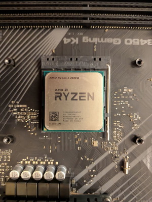 AMD Ryzen 5 2600X επεξεργαστής σαν καινούργιο με ψύκτρα και κουτί από Ryzen 3600