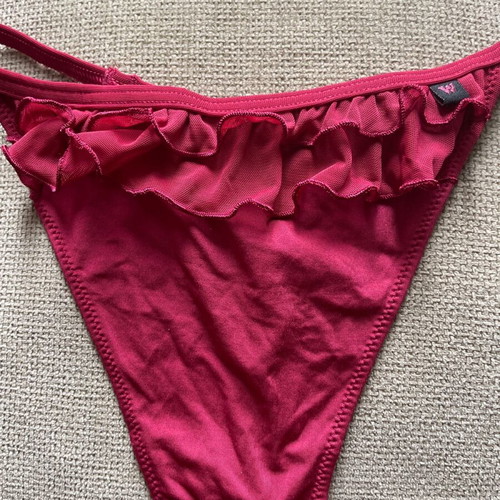 Wonderbra string new, unworn with transparent detail