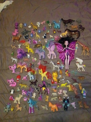 Children's toys used, over 130 pieces