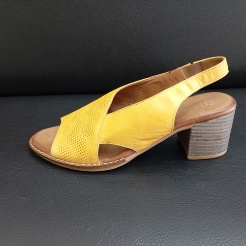 Leather sandals size 37, medium heel, soft leather sole, new