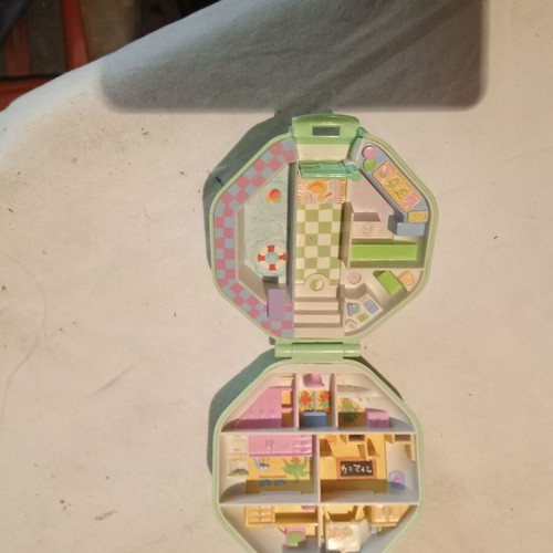 Polly Pocket like new with figures