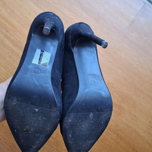 Ideal Shoes black suede and patent leather high heels size 37 like new
