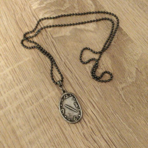 Dali pendant metal watch necklace like new