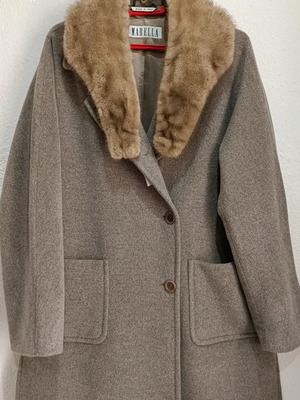 Marella Max Mara coat used with mink collar brown