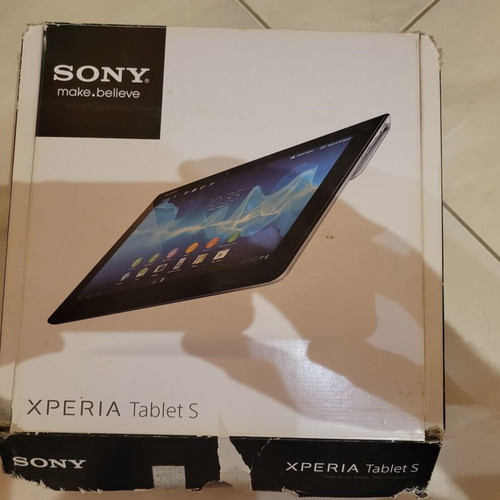 Sony Xperia S tablet used, screen damaged with accessories