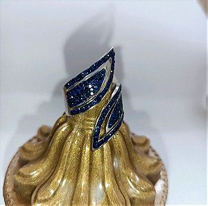 Δαχτυλίδι με περίτεχνο σχέδιο και μπλε στρας