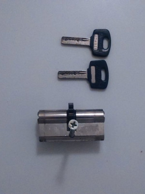 Κλειδαριά ασφαλείας GARD μεταχειρισμένη με 3 κλειδιά