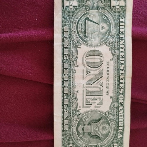 1 Dollar used