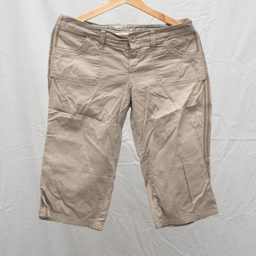 Benetton capri pants used, beige, size S