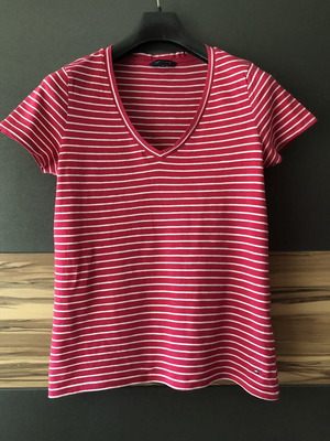 Tommy Hilfiger women's t-shirt used, size M, white and red